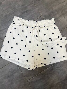 NWOT Everly Navy Polka Dot Shorts, Size: M